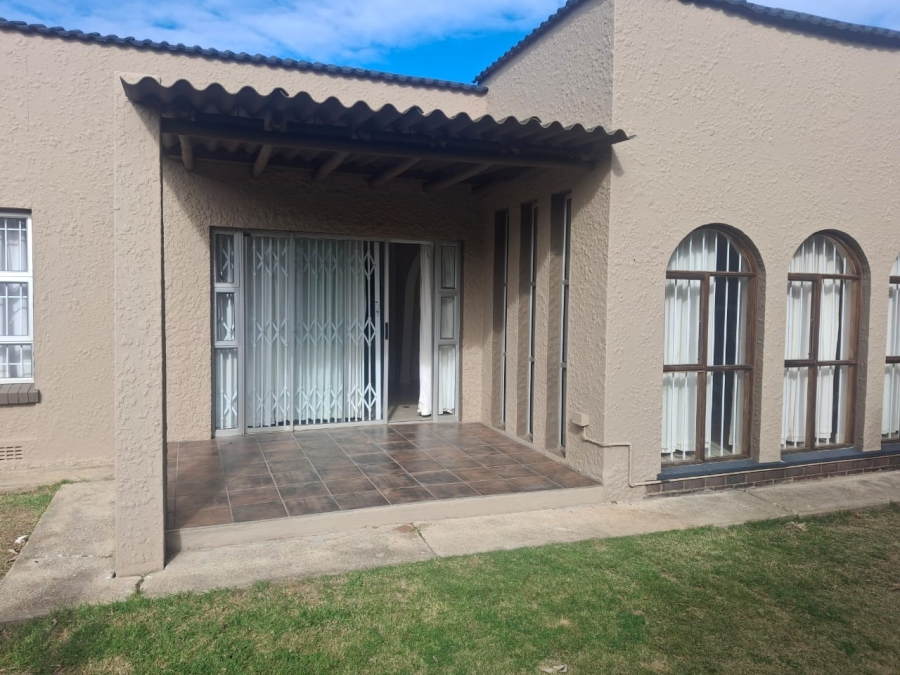 4 Bedroom Property for Sale in Vanes Estate Eastern Cape